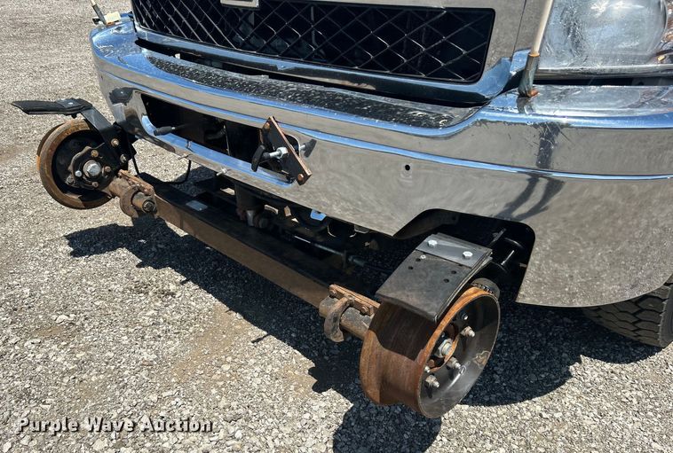 image for item EG0902 2013 Chevrolet  Silverado 2500HD Ext. Cab utility bed pickup truck