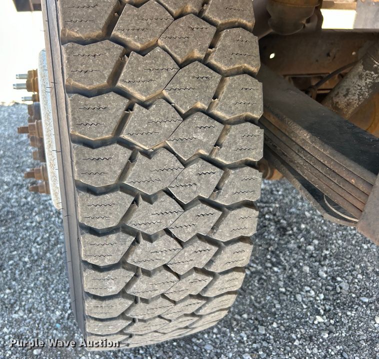 image for item EG0902 2013 Chevrolet  Silverado 2500HD Ext. Cab utility bed pickup truck