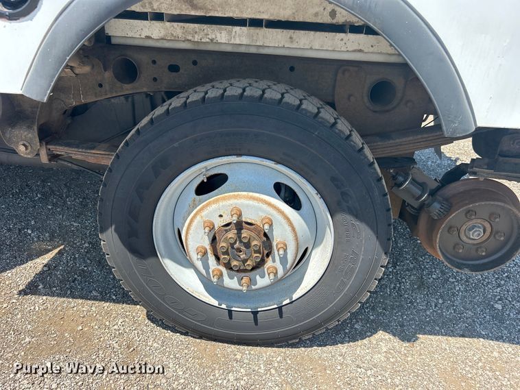 image for item EG0902 2013 Chevrolet  Silverado 2500HD Ext. Cab utility bed pickup truck