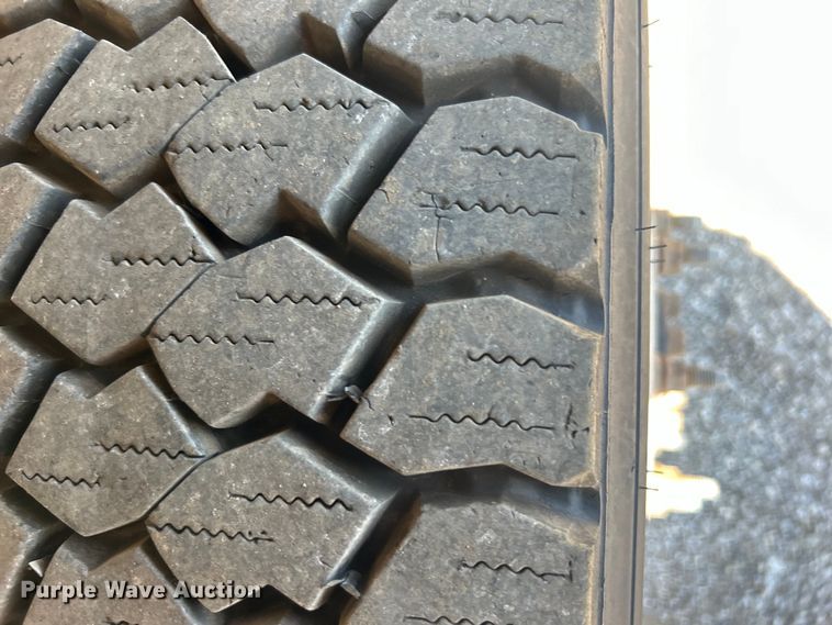 image for item EG0902 2013 Chevrolet  Silverado 2500HD Ext. Cab utility bed pickup truck