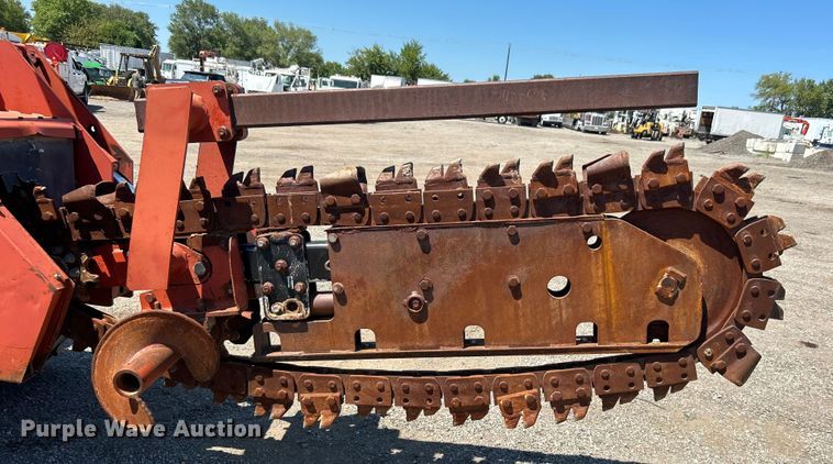 image for item EG0903 1985 Ditch Witch 4010 trencher