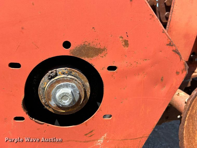 image for item EG0903 1985 Ditch Witch 4010 trencher