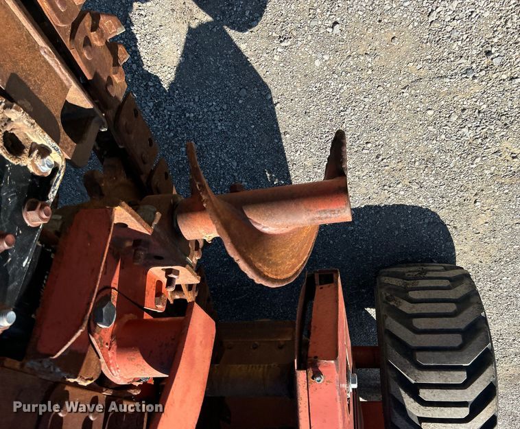 image for item EG0903 1985 Ditch Witch 4010 trencher