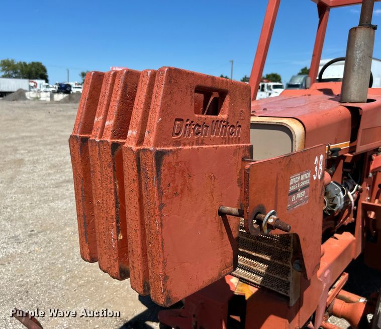 image for item EG0903 1985 Ditch Witch 4010 trencher