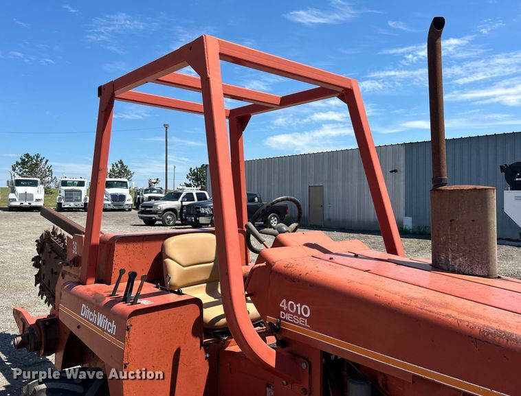 image for item EG0903 1985 Ditch Witch 4010 trencher