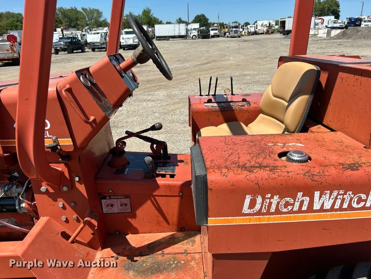 image for item EG0903 1985 Ditch Witch 4010 trencher