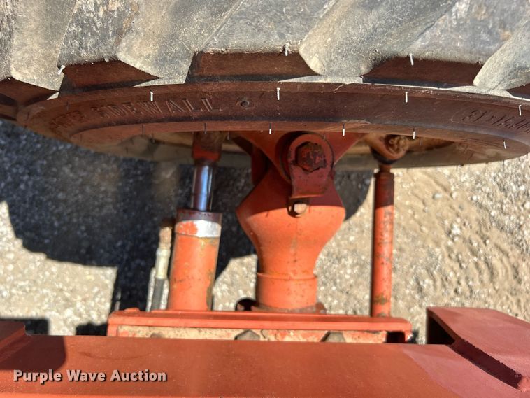 image for item EG0903 1985 Ditch Witch 4010 trencher