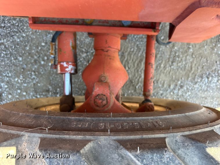 image for item EG0903 1985 Ditch Witch 4010 trencher