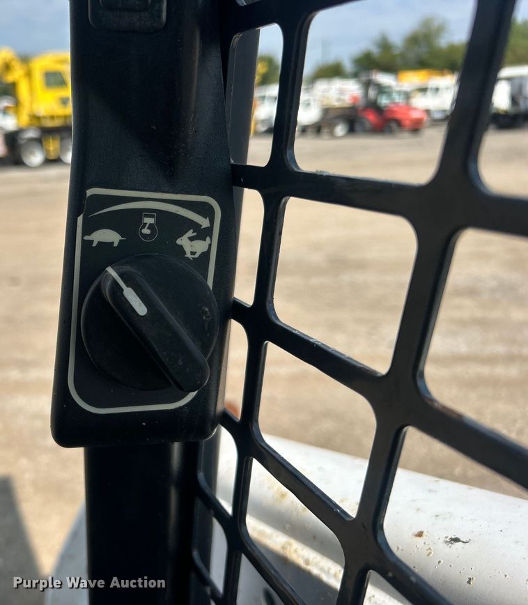 image for item EG0914 2016 Bobcat T650 skid steer loader