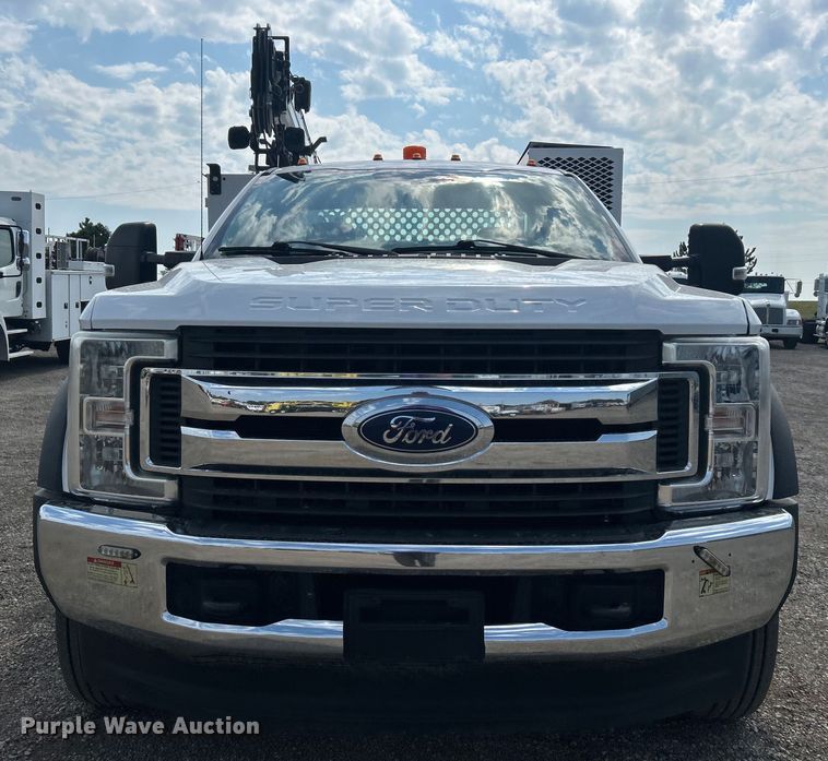 image for item EG0917 2019 Ford F550 Super Duty utility / service truck