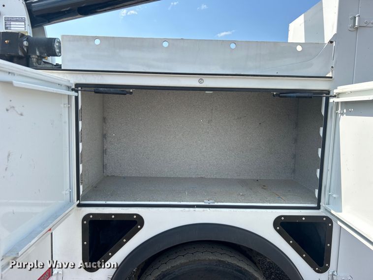 image for item EG0917 2019 Ford F550 Super Duty utility / service truck