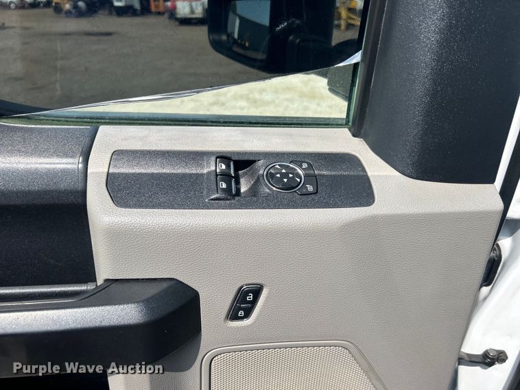 image for item EG0917 2019 Ford F550 Super Duty utility / service truck