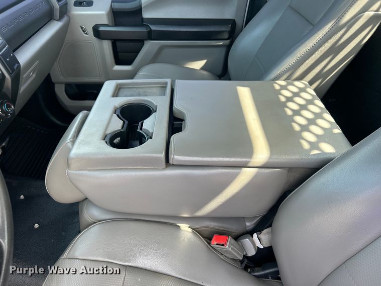 image for item EG0917 2019 Ford F550 Super Duty utility / service truck