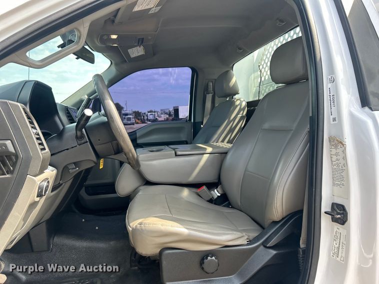 image for item EG0917 2019 Ford F550 Super Duty utility / service truck