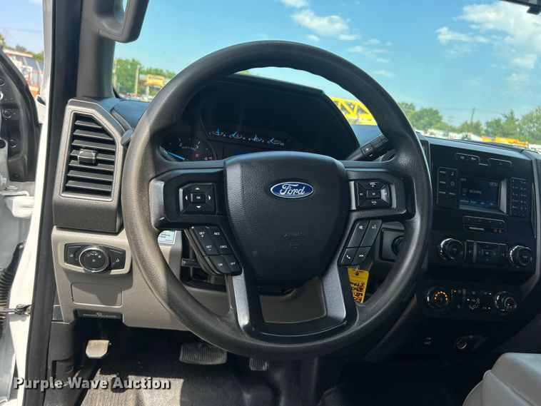 image for item EG0917 2019 Ford F550 Super Duty utility / service truck