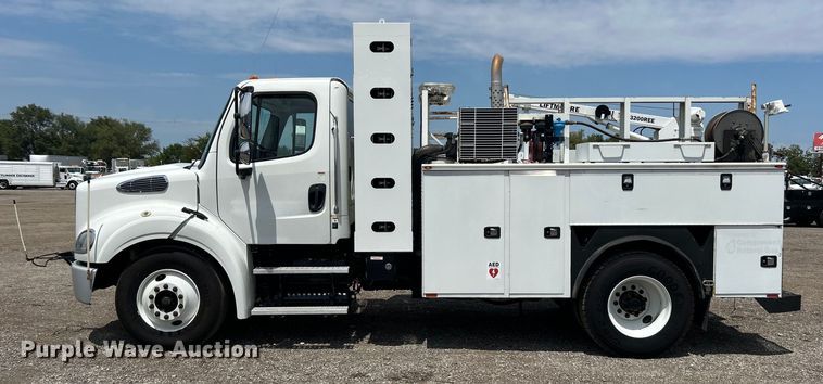 image for item EG0921 2015 Freightliner  utility / service truck