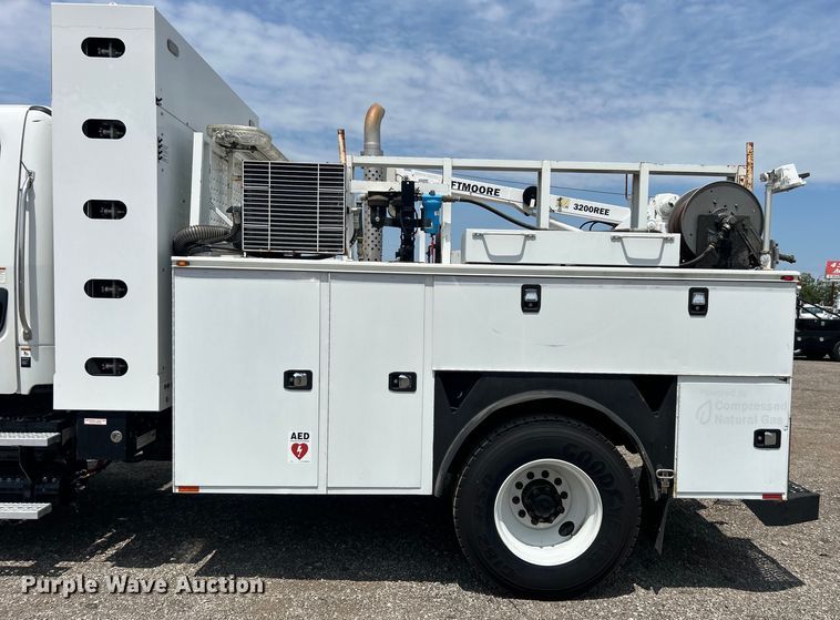 image for item EG0921 2015 Freightliner  utility / service truck