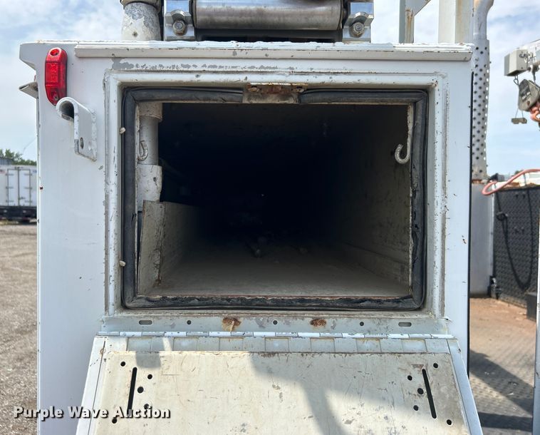 image for item EG0921 2015 Freightliner  utility / service truck