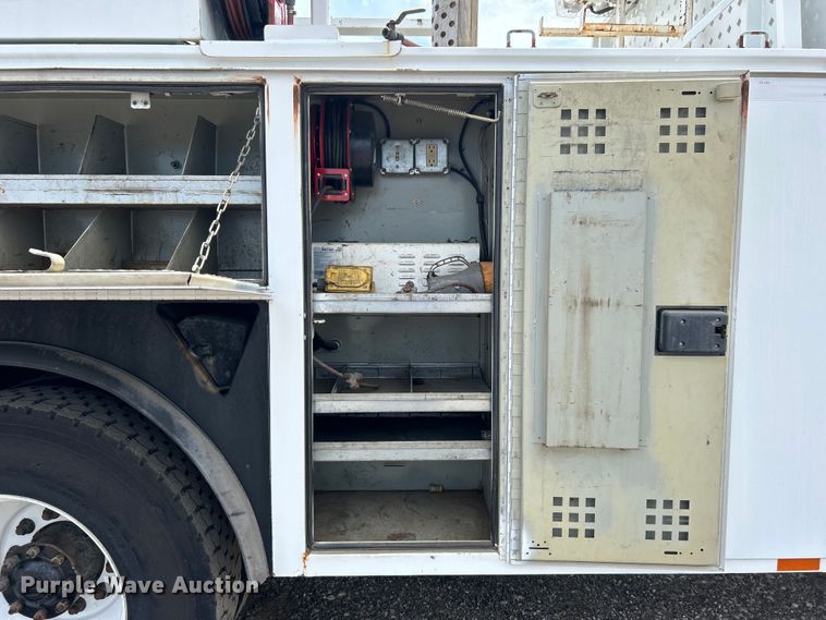 image for item EG0921 2015 Freightliner  utility / service truck