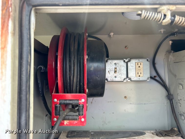 image for item EG0921 2015 Freightliner  utility / service truck