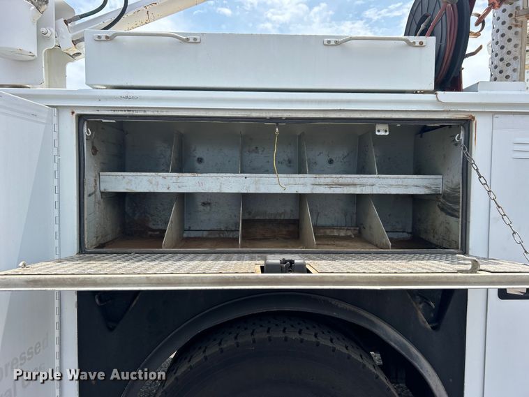 image for item EG0921 2015 Freightliner  utility / service truck