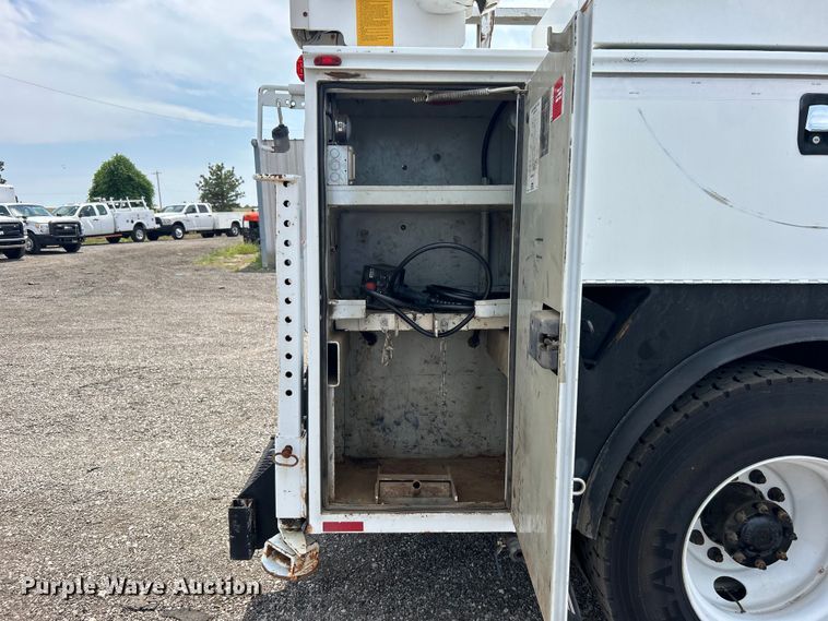 image for item EG0921 2015 Freightliner  utility / service truck