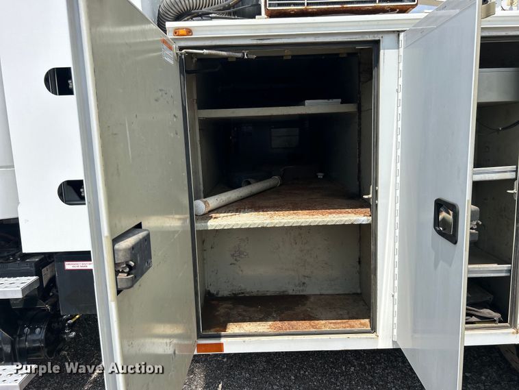 image for item EG0921 2015 Freightliner  utility / service truck