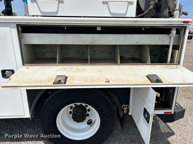 image for item EG0921 2015 Freightliner  utility / service truck
