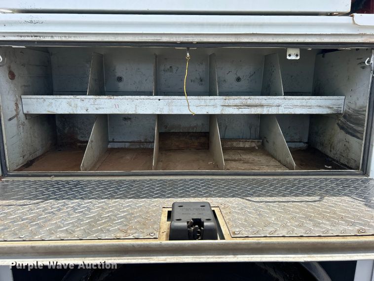 image for item EG0921 2015 Freightliner  utility / service truck