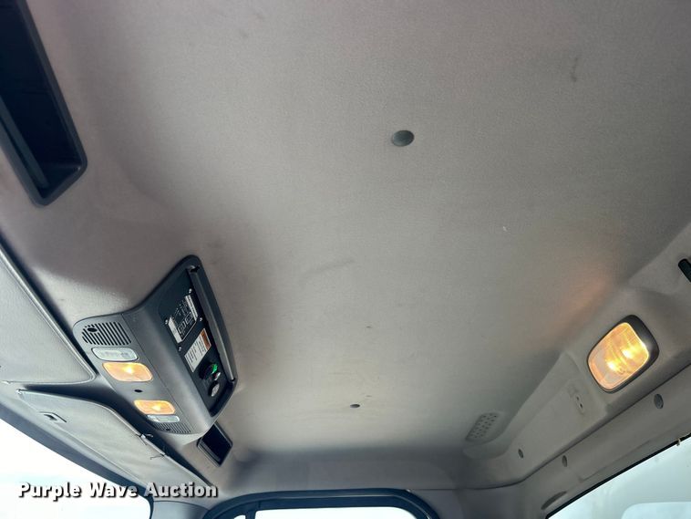 image for item EG0921 2015 Freightliner  utility / service truck