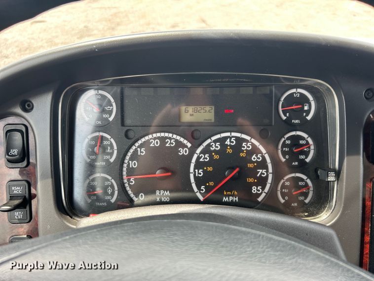 image for item EG0921 2015 Freightliner  utility / service truck
