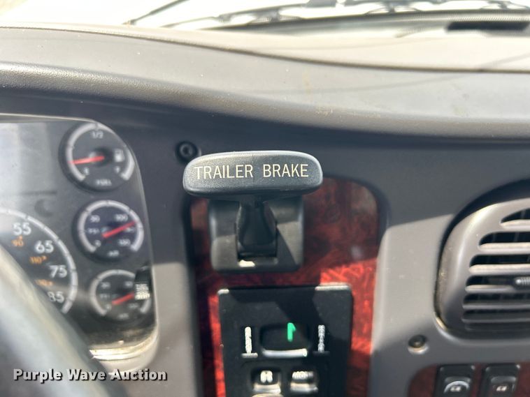 image for item EG0921 2015 Freightliner  utility / service truck