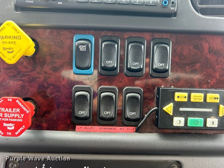 image for item EG0921 2015 Freightliner  utility / service truck
