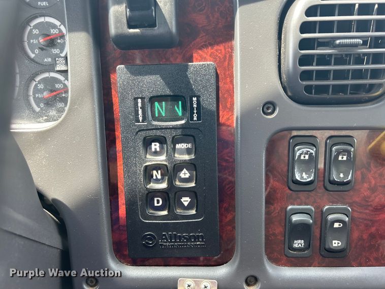 image for item EG0921 2015 Freightliner  utility / service truck