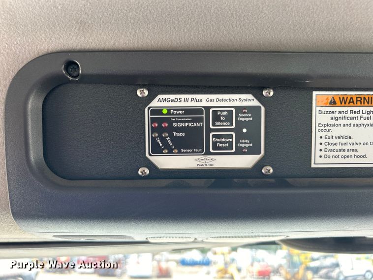 image for item EG0921 2015 Freightliner  utility / service truck