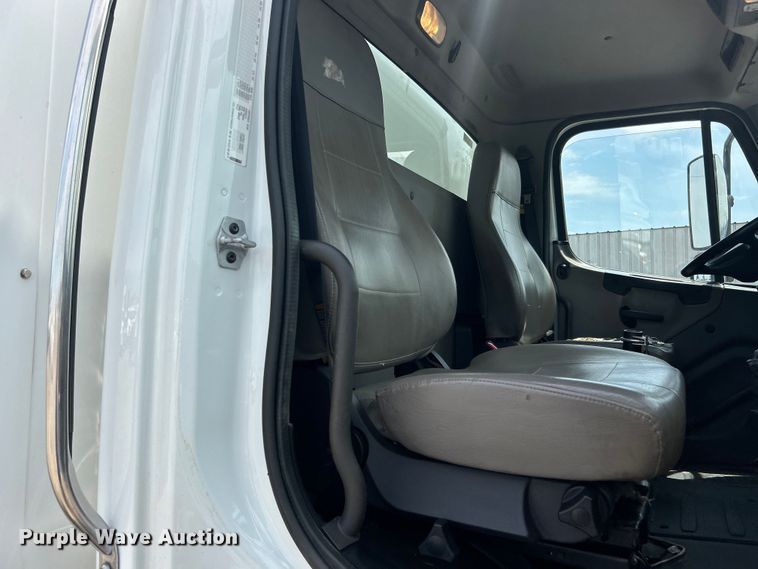 image for item EG0921 2015 Freightliner  utility / service truck