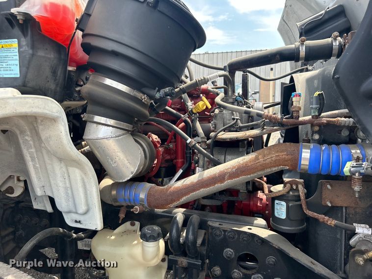 image for item EG0921 2015 Freightliner  utility / service truck