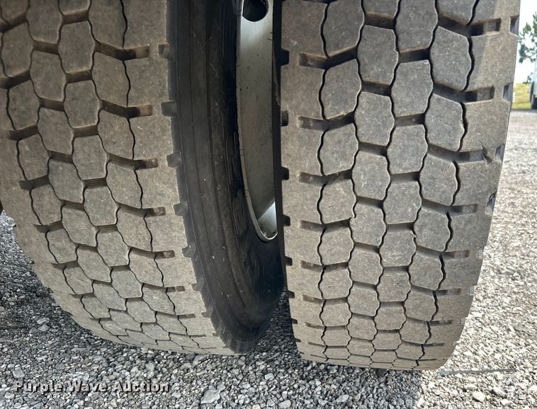 image for item EG0921 2015 Freightliner  utility / service truck