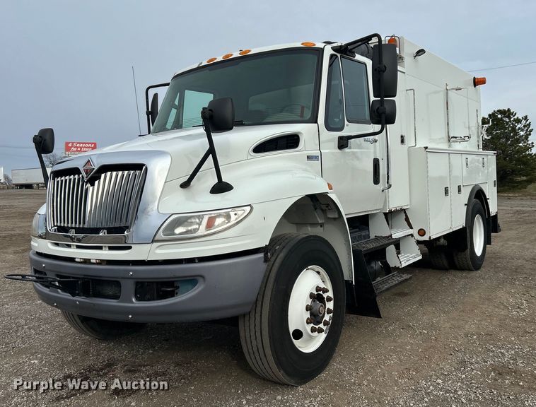 image for item EG1189 2013 International  4400 SBA utility / service truck