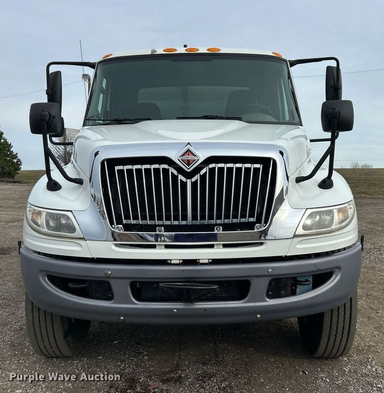 image for item EG1189 2013 International  4400 SBA utility / service truck