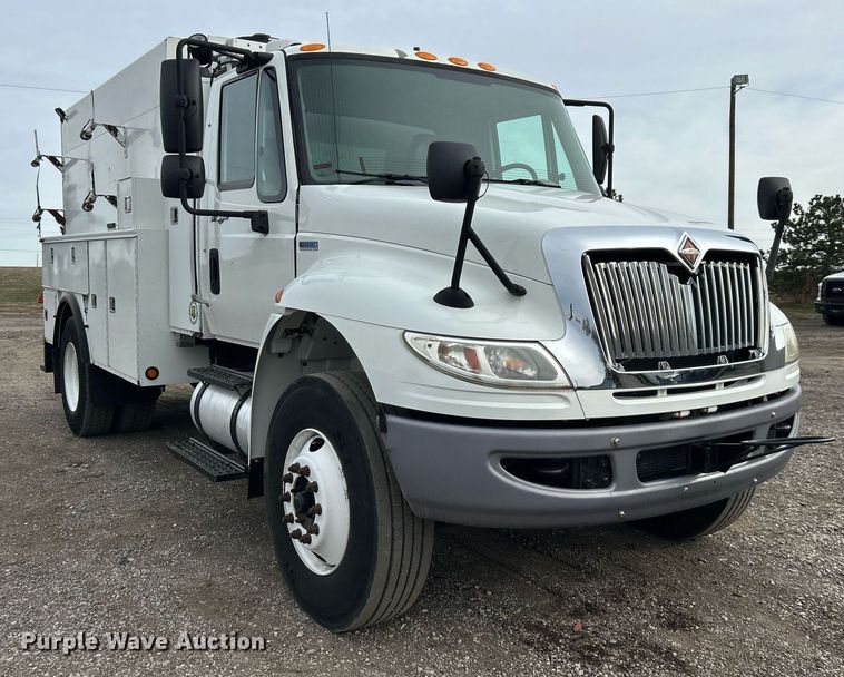 image for item EG1189 2013 International  4400 SBA utility / service truck