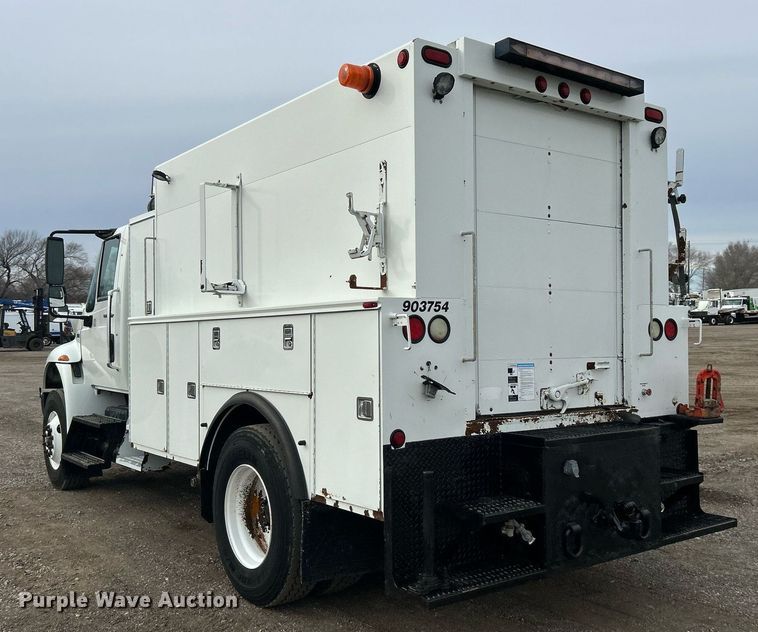 image for item EG1189 2013 International  4400 SBA utility / service truck