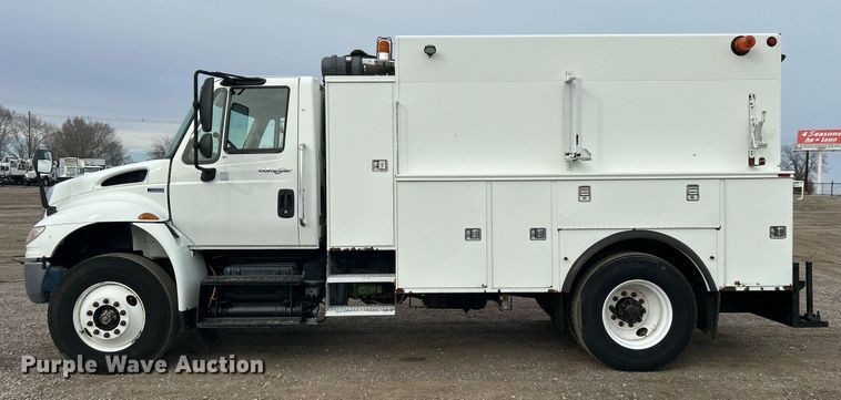 image for item EG1189 2013 International  4400 SBA utility / service truck
