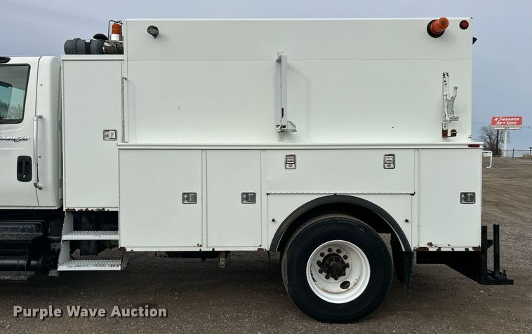 image for item EG1189 2013 International  4400 SBA utility / service truck