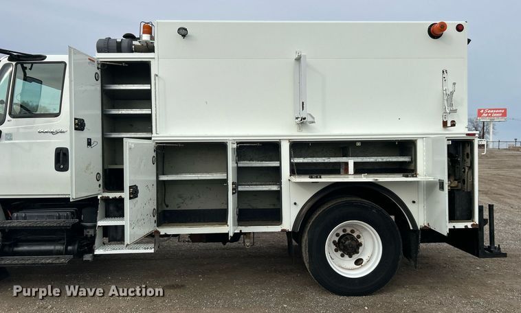 image for item EG1189 2013 International  4400 SBA utility / service truck