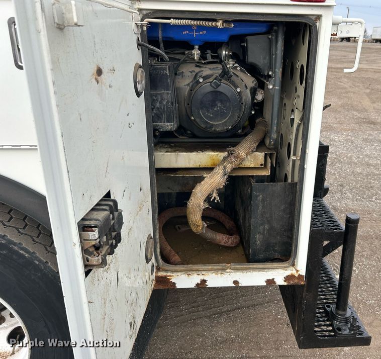 image for item EG1189 2013 International  4400 SBA utility / service truck