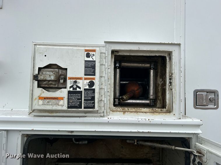 image for item EG1189 2013 International  4400 SBA utility / service truck