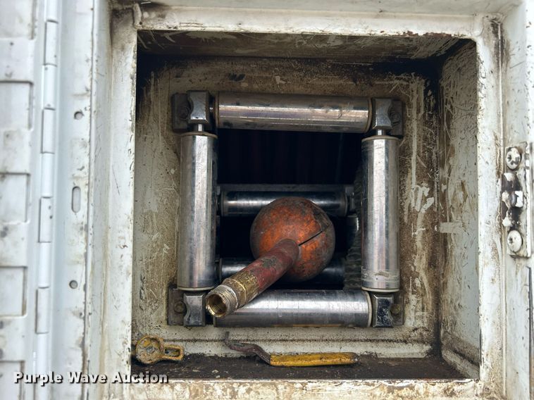 image for item EG1189 2013 International  4400 SBA utility / service truck