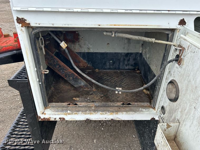 image for item EG1189 2013 International  4400 SBA utility / service truck