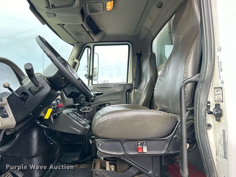 image for item EG1189 2013 International  4400 SBA utility / service truck